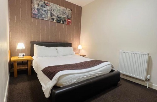 Gloucester Hotel | Central Hotel Gloucester by RoomsBooked
