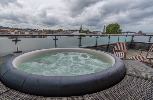 Cheltenham Apartment | Central penthouse with private hot tub and views
