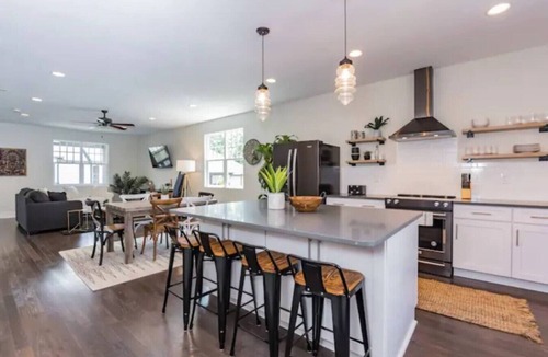 Melrose House | Central Villa *5 min to Broadway* Walk to 12 South