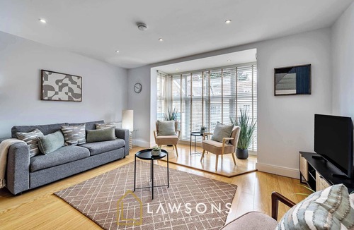 Windsor Apartment | Central Windsor Gem | 2 Bed, 2 Bath, Free Parking