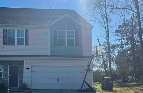 Paw Creek House | centrally-located place. Very spacious, peaceful and clean private back yard