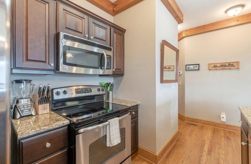 Boone Condo | Chalakee Lodge CC-4: Gated Resort, Indoor/Outdoor Pools and Hot Tub, Resort Hot Tub, Fitness, Gas.