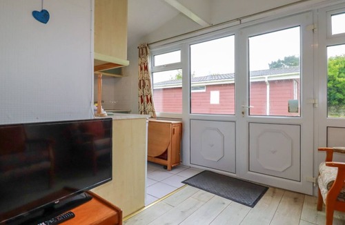 Treator Cabin | Chalet H1, St Merryn, Cornwall