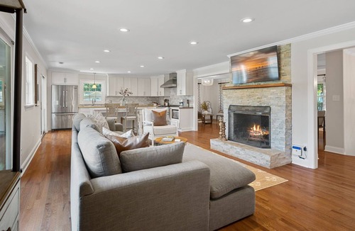 Cornelius House | Changes in Latitude by SoCharm | Tranquil Shores