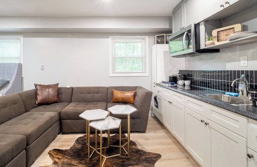 Chapel Hill House | Chapel Hill Nature Retreat with Room for the Entire Family