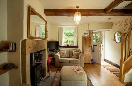 Baslow House | Characterful 2 bed cottage in excellent location