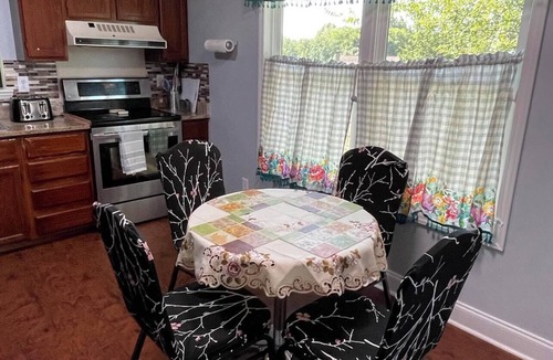Charlotte House | Charlotte Confort home 15 minutes from UPTOWN ,10 mts from AIRPORT, Golf course