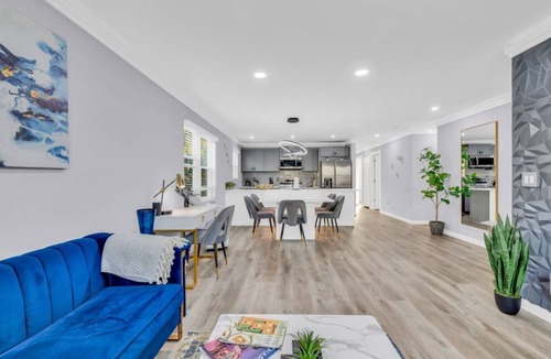 Villa Heights House | Charlotte Spacious Home