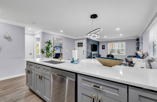 Villa Heights Apartment | Charlotte Spacious Home