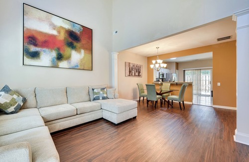 Charlotte House | Charlotte Townhome w/Deck: 18 Mi to Downtown!