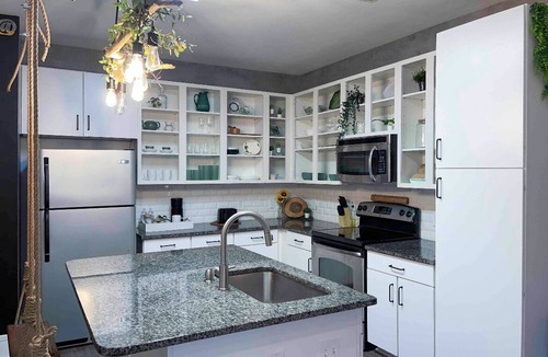 Plaza Midwood Condo | Charlotte’s Urban Treehouse Condo - 5 mins from Uptown Charlotte