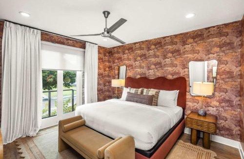 Eighth Avenue House | CHARM Near Broadway in Walkable 8th Ave S