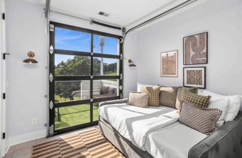 Eighth Avenue House | CHARM Near Broadway in Walkable 8th Ave S