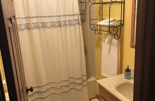Lumberton Apartment | Charming 1-bedroom apartment in Lumberton with AC