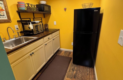 Canton House | Charming 1-bedroom basement apartment with WiFi, AC in quaint Canton