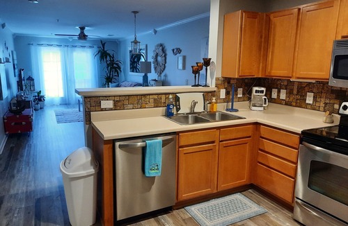 Myrtle Grove Condo | Charming 1-bedroom condo in Wilmington with AC, WiFi close to beach, hospital !