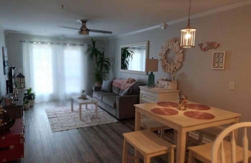 Myrtle Grove Condo | Charming 1-bedroom condo in Wilmington with AC, WiFi close to beach, hospital !