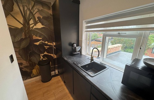 Uxbridge South Apartment | Charming 1 bedroom - Uxbridge