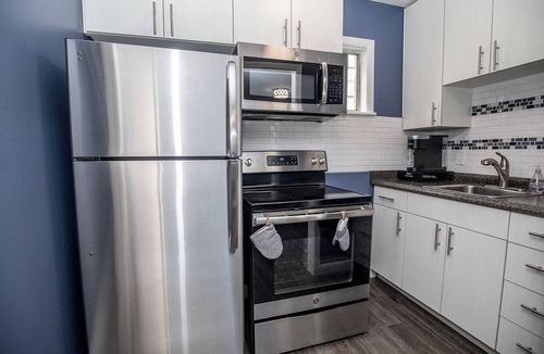 Woodland in Waverly Apartment | Charming 12 South Studio w Pool, Near Melrose, Downtown+Univ. 2 mi, Free Parking