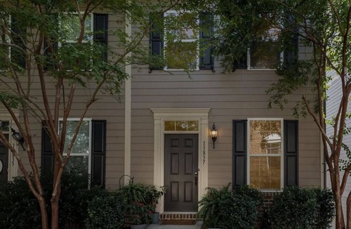 Huntersville House | Charming 1BR/1BA Retreat in the Heart of Huntersville – Walk to Downtown!