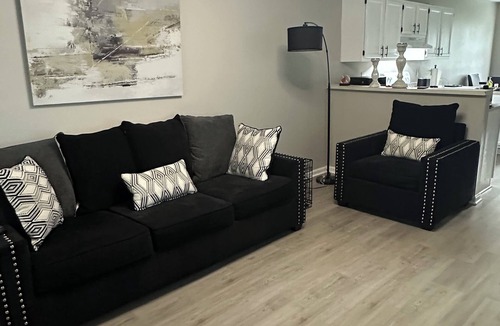 Roanoke Rapids Apartment | Charming 2-bedroom apartment near Lake Gaston and Roanoke Rapids Lake, shopping