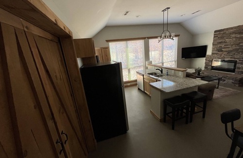 Winston - Salem Cabin | Charming 2-bedroom cabin with WiFi in brilliant Winston-Salem