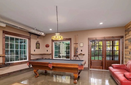 Cabarrus County House | Charming 2-bedroom barn with WiFi, AC in awesome Midland