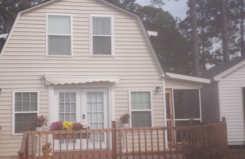 Murraysville Cottage | Charming 2-bedroom cottage with all the amenities, breakfast items. Pet friendly
