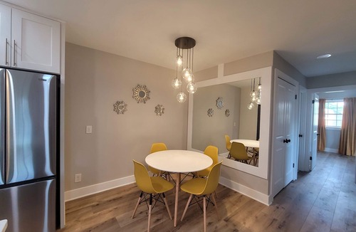 Carrboro Condo | Charming 2-bedroom condo in welcoming Carrboro with fitness center, pool, Wi-Fi
