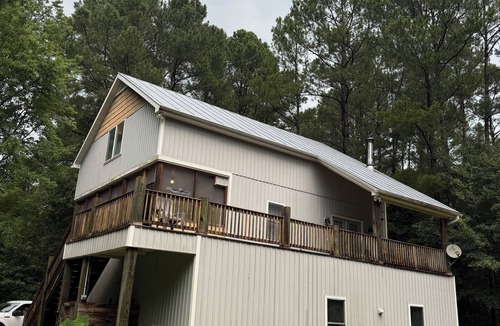 Sampson County Cottage | Charming 2-bedroom cottage with WiFi, AC near the Black River in Harrells