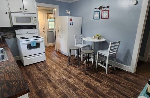 Kannapolis House | Charming 2-bedroom house with WiFi, AC in wonderful Kannapolis