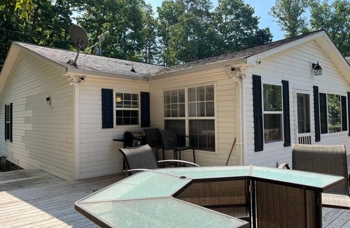 Southmont House | Charming 2-bedroom house with AC and WiFi on High Rock Lake, Lexington