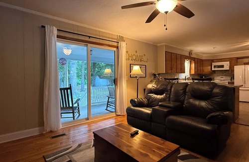 Ether House | Charming 2-Bedroom Home in the Heart of Seagrove Pottery Country