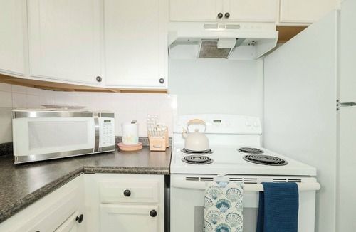 East Ocean View Boat Rental | Charming 2 Bedroom house with WiFi & Parking in Norfolk - Close to beach