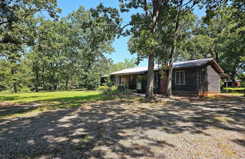 Bostic House | Charming 2-bedroom house 20 minutes to TIEC