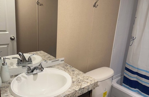 Leland House | Charming 2-bedroom house in Leland with WiFi, AC, Laundry