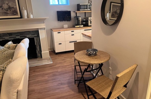Inglewood Cottage | Charming 2-bedroom rental in enjoyable East Nashville with WiFi, AC