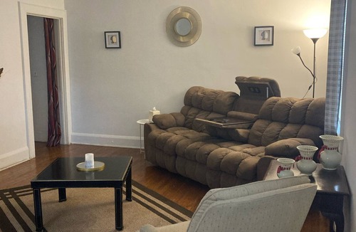 Cordova House | Charming 2-bedroom townhome in quaint Hamlet with WiFi, AC