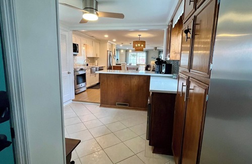Salter Path House | Charming 3-bedroom house located in the heart of downtown Salter Path
