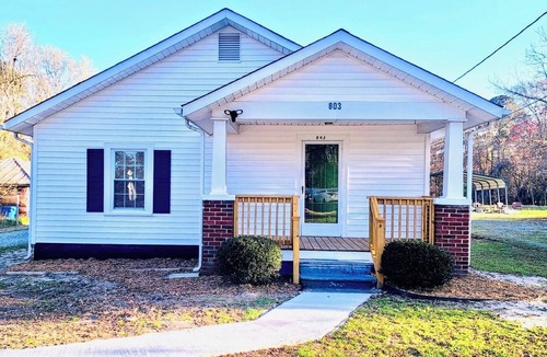 Hayes House | Charming 3-bedroom, 2 bathroom house close to RTP, Duke Univ, NCCU, Durham Tech