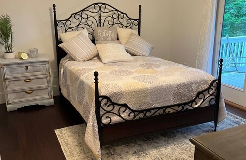 Fletcher Other | Charming 3-bedroom farmhouse with Pool &Hot Tub in Asheville Fletcher area