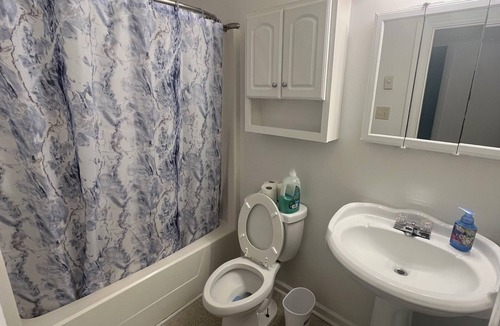 South View House | Charming 3-bedroom house with AC and WiFi in Pleasant Hope Mills.