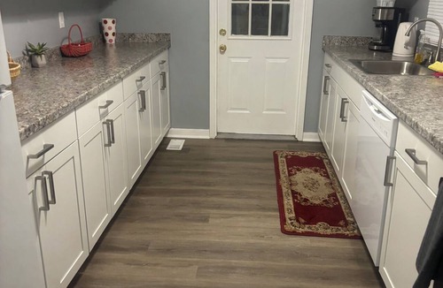Petersburg House | Charming 3-bedroom house with AC in cozy Petersburg