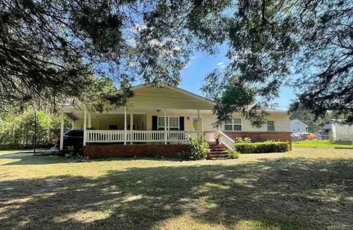 Rockingham House | Charming 3-bedroom house with AC and WiFi in peaceful Rockingham