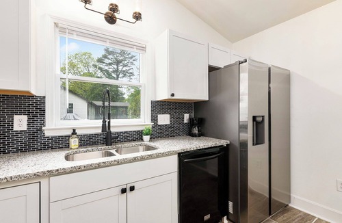 Paw Creek House | Charming 3-bedroom house in marvelous Charlotte with a pond oasis