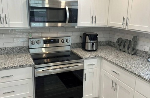 Lumberton House | Charming 3-bedroom house with WiFi and AC in Lumberton