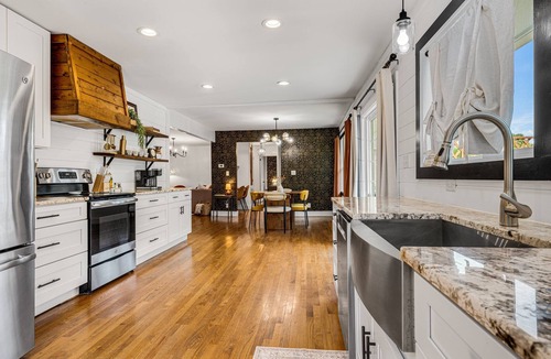 Canton House | Charming 3-Bedroom Home - Power, Water, Fast WiFi, Firepit, Grill - 25m to AVL