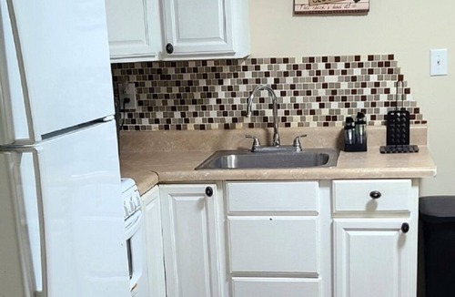 Beaufort House | Charming 3-bedroom house with quick access to the beach WiFi, AC in Beaufort, NC