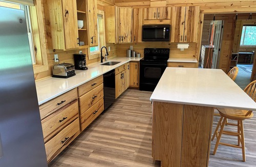 Butner Cabin | Charming 3-Bedroom Log Cabin - Rest & Relaxation