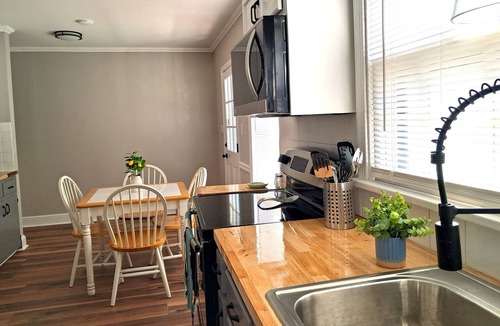 Terry Sanford Cottage | Charming 3-bedroom cottage in Fayetteville with AC, WiFi